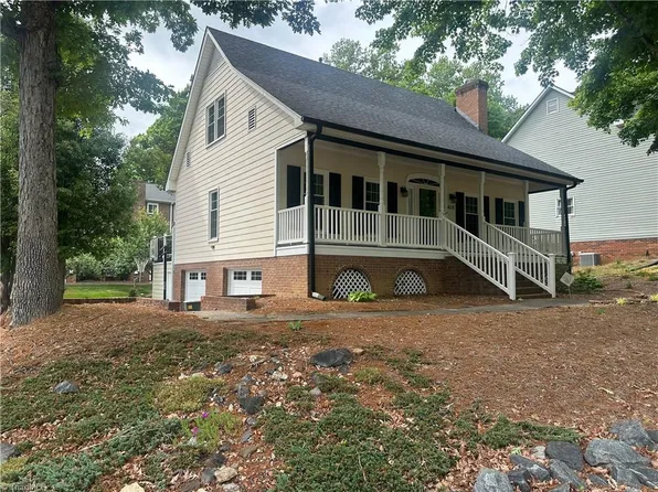 4116 Moss Brook Dr, Winston Salem, NC 27127
