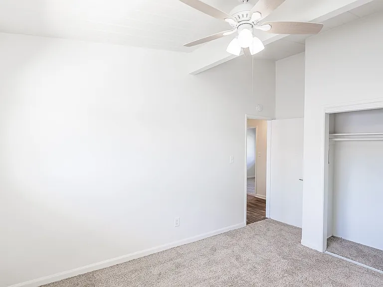 127 W Renette Ave — Photo 16