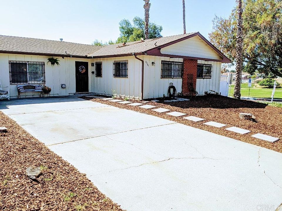 2nd image of 4945 Carolina Pl