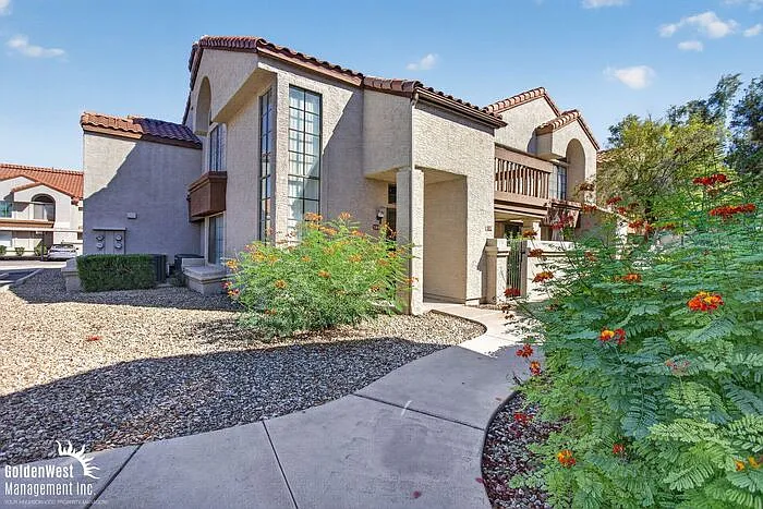 839 S Westwood #250