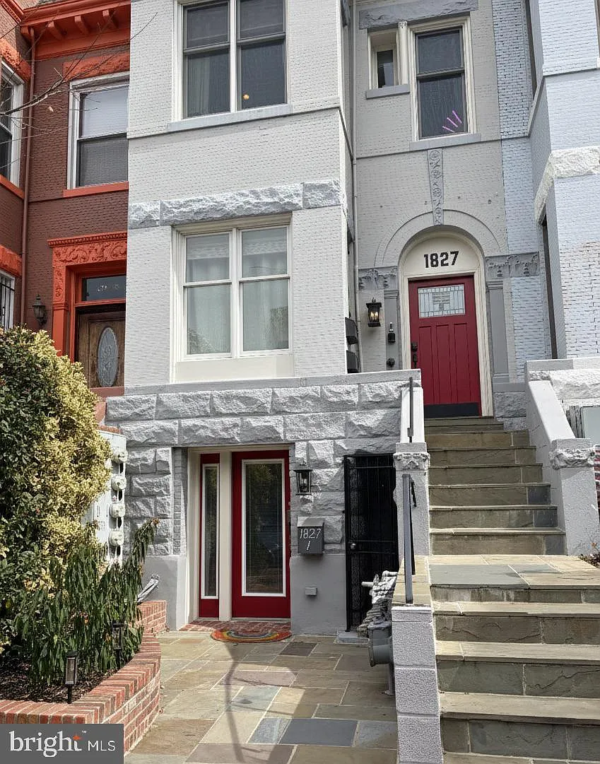 Building Photo - 1827 1st St NW #1
