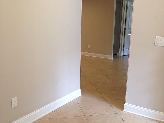 3rd image of 105 Sanchez Ct