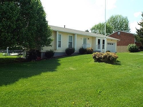 4th image of 3302 Meadowrun Dr NE