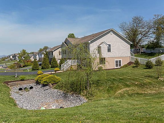 4th image of 69 Falcon Ln