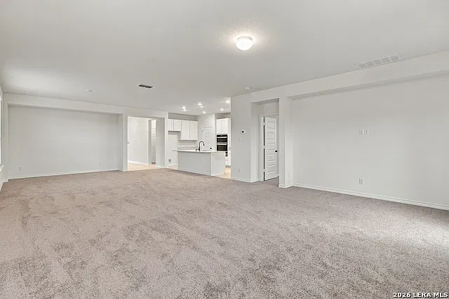5 bed, 3.5 bath, 3420 sqft, $3,001 — Photo 3