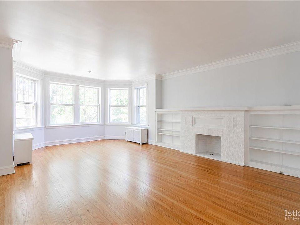 1st image of 2121 W Morse Ave