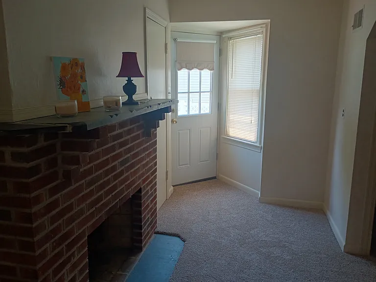 2345 Mount Carmel Ave #2 — Photo 5