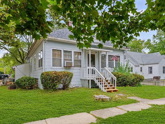 3rd image of 801 E Sangamon Ave
