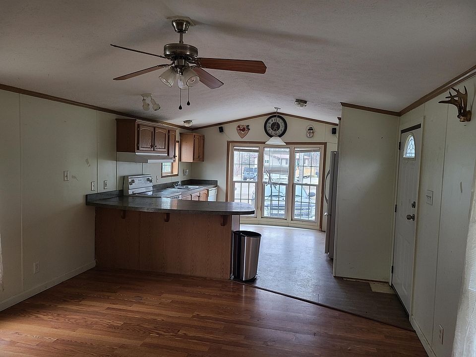 2nd image of 31 Old Meadows Road