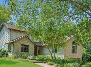 W358N4959 Harbor Ct, Oconomowoc, WI 53066