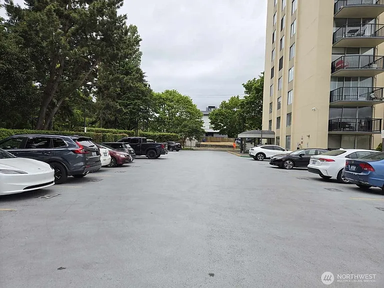 4540 8th Ave NE #202 — Photo 24