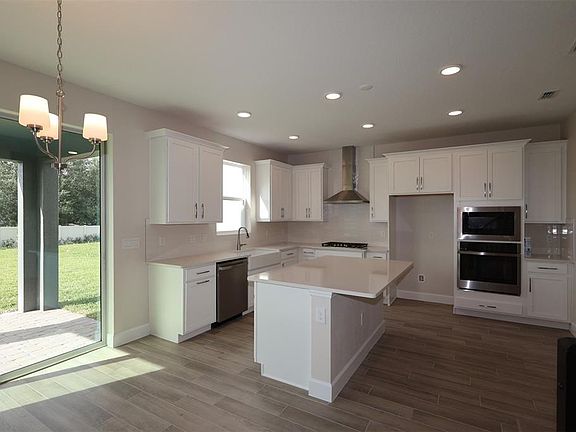 4th image of 1326 Hyde St