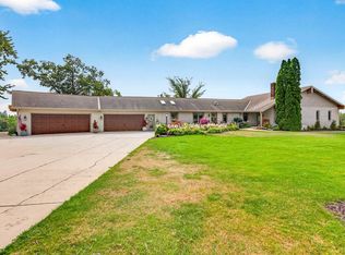 209 Main St, Wrightstown, WI 54180