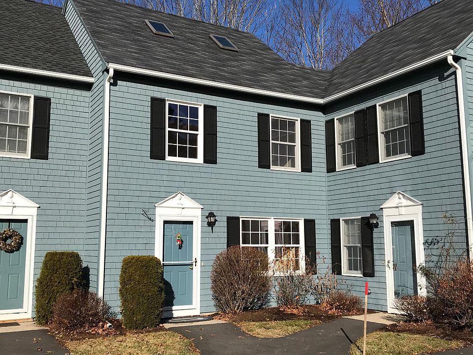 Gorgeous, Newly Renovated Orchard Hills Condo