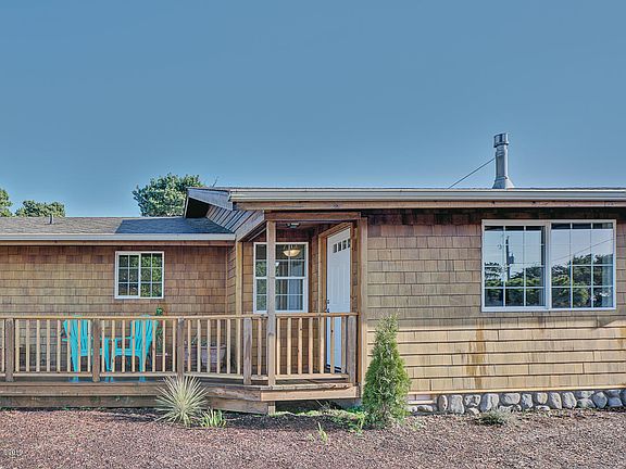 3rd image of 1809 NW Oceanview Dr