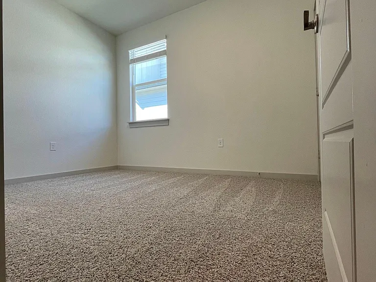 13624 Lubeck Dr — Photo 17