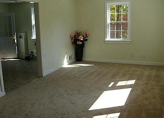 3rd image of 1509 Skipwith Rd
