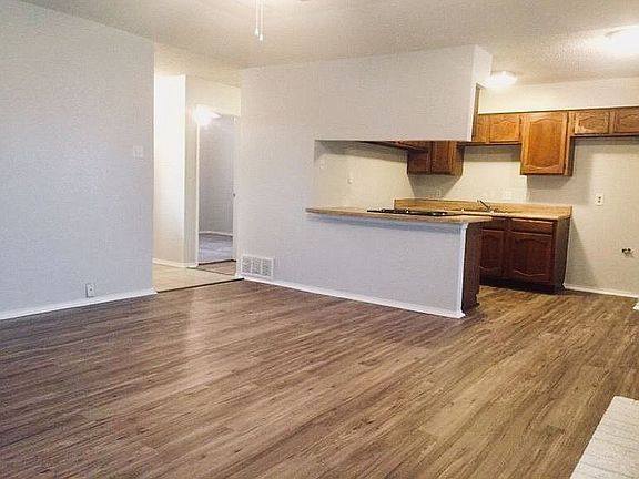 5th image of 601 Cumberland Dr