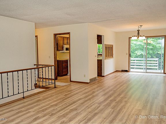 4th image of 2400 Barfield Dr SE