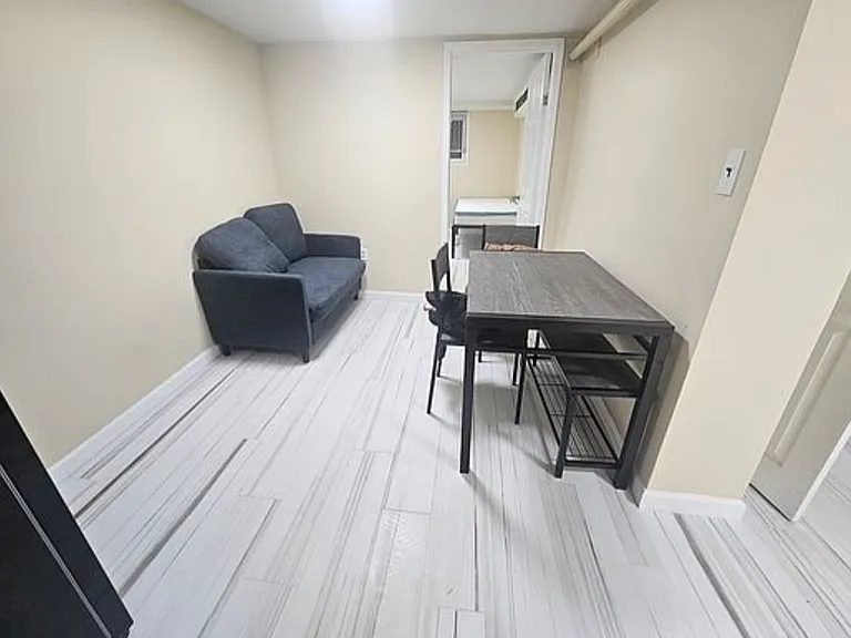 24 E 91st St #8 — Photo 3