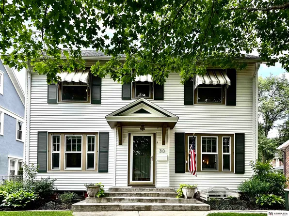 313 S 52nd St, Omaha, NE 68132