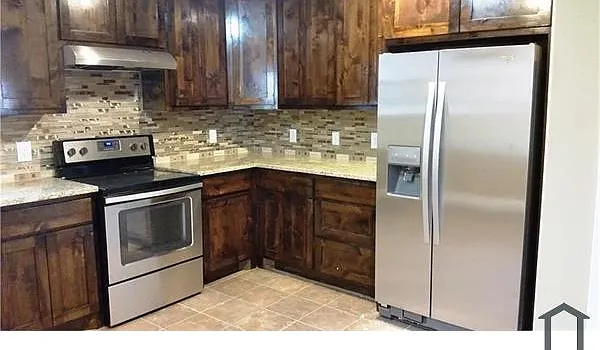 4 bed, 2100 sqft, $2,300 — Photo 1