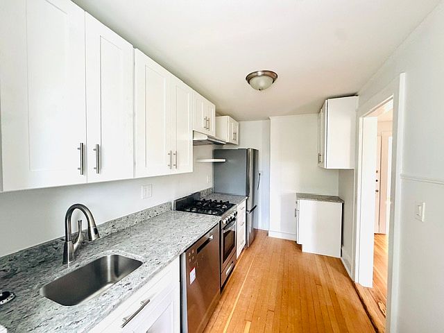 1st image of 2141 28th St #2F