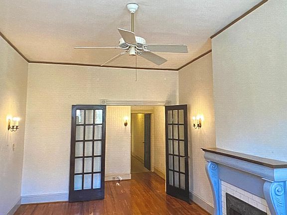 5th image of 3006 Saint Paul St