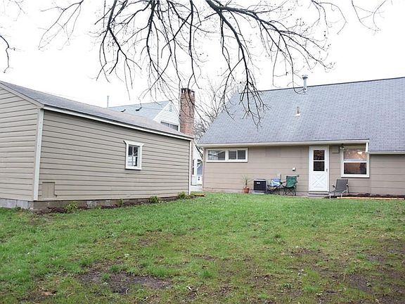 2nd image of 2240 Wichert Dr