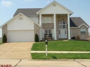 40 Bear Creek Dr, Wentzville, MO 63385