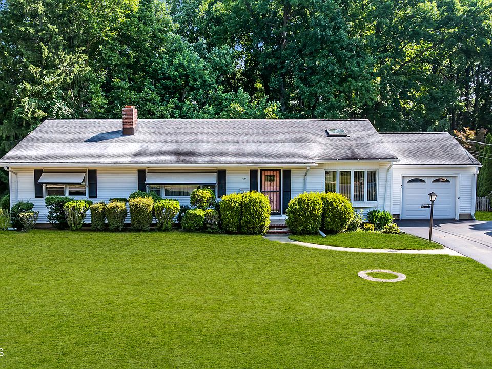 1st image of 59 Maple Avenue