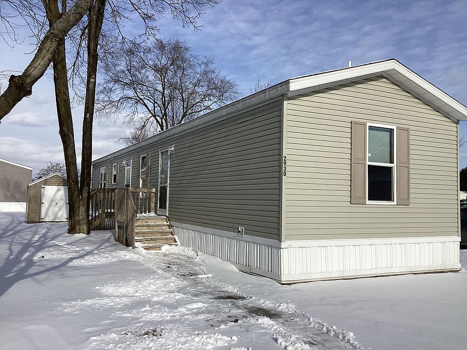 1st image of 2930 Arbutus St #615