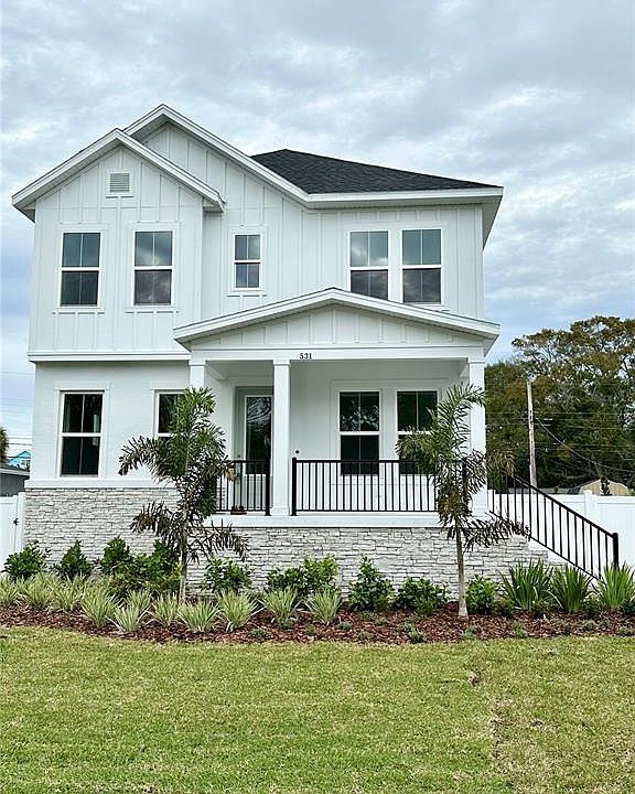 1st image of 531 39TH AVENUE NE