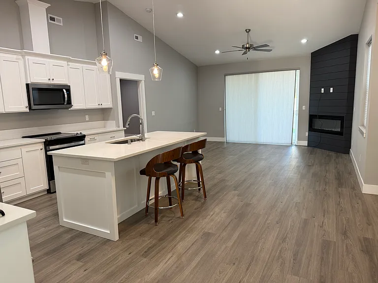224 Claret Dr — Photo 5