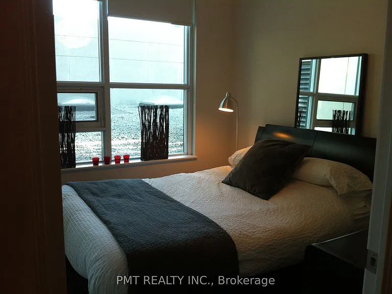 18 Harbour St #301 — Photo 13