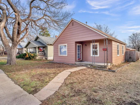 311 SE 4th St, Newton, KS 67114