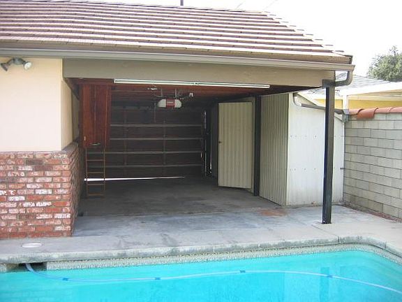 Pool and intereior of 3rd. garage