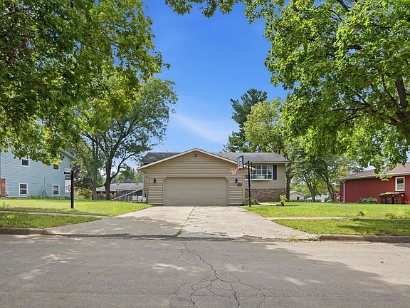 2nd image of 648 Alamo Dr