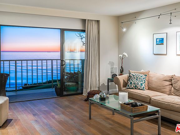 3rd image of 6820 Las Olas Way