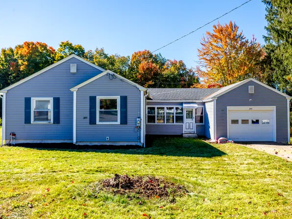 299 Prospect St, Leominster, MA 01453