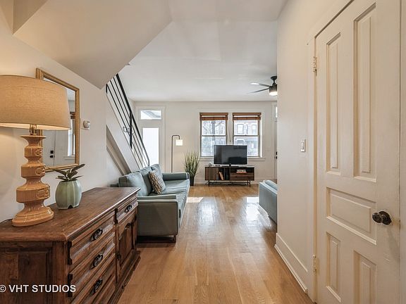 4th image of 3226 W Le Moyne St