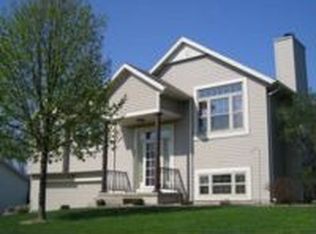 706 Devonshire Rd, Stoughton, WI 53589