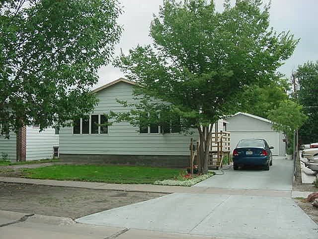 1st image of 807 S Bailey Ave