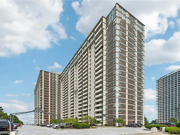 12900 Lake Ave APT 404, Lakewood, OH 44107