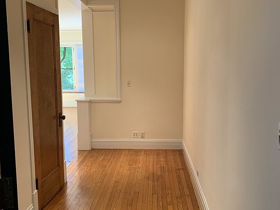 2nd image of 1020 W Ardmore Ave APT 2A