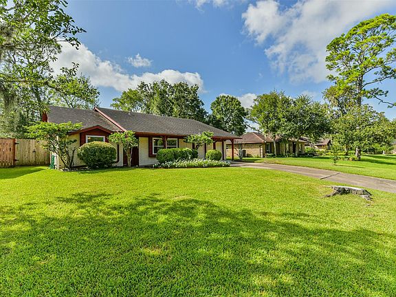 3rd image of 5111 Regal Pine Way