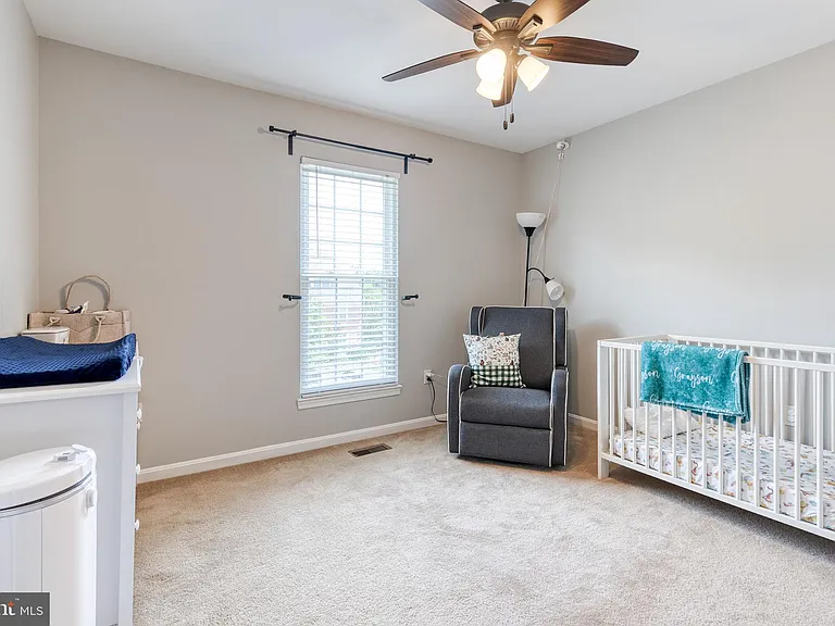 708 Leister Dr — Photo 19