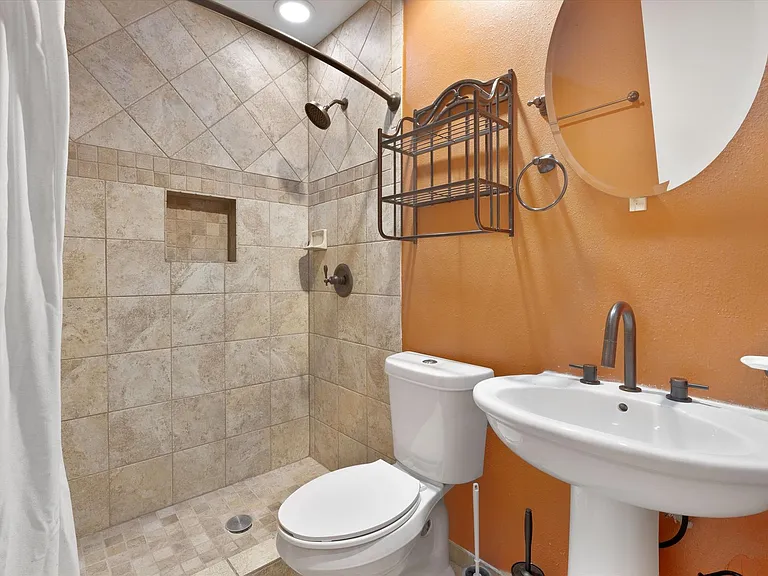 2704 San Pedro St #A-10 — Photo 18