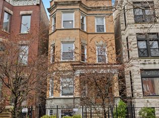915 W Newport Ave #2, Chicago, IL 60657