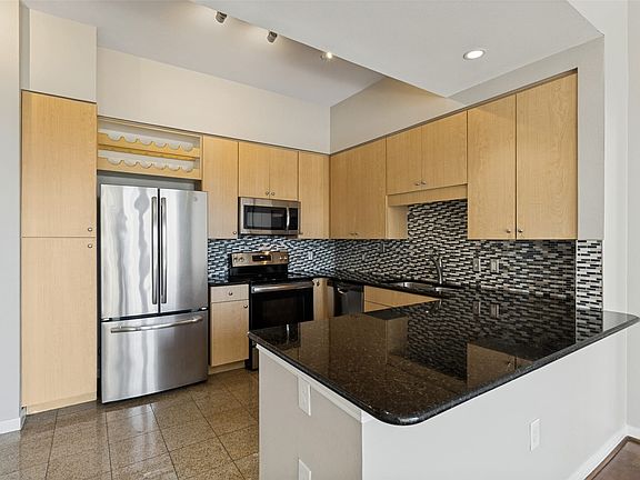 5th image of 3225 Turtle Creek Blvd APT 1111